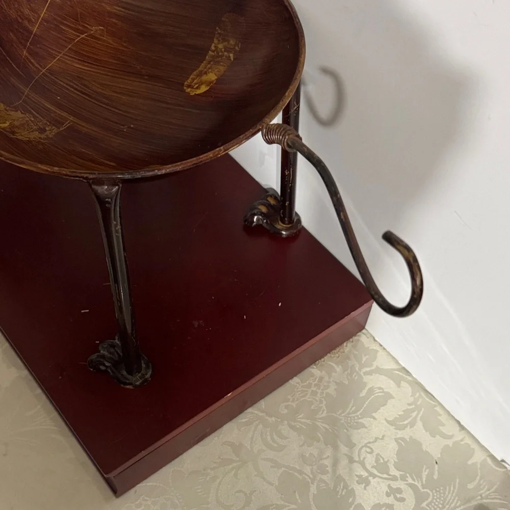 Decorative Art Dog-Shaped Metal Bowl